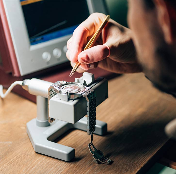 Réparation et entretien de montres de luxe